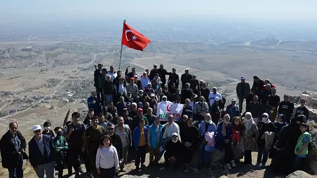 HİSDER üyeleri  Gevale Kalesi'ni gezdi