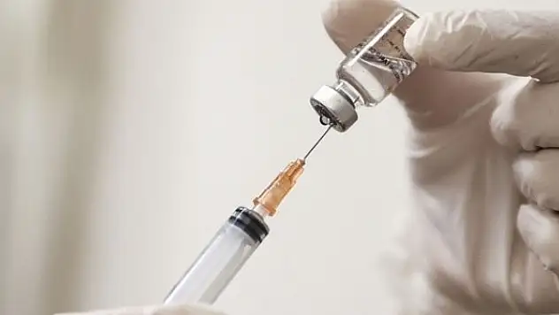 'Aşı kalp spazmı yapıyor' iddiası için özür geldi