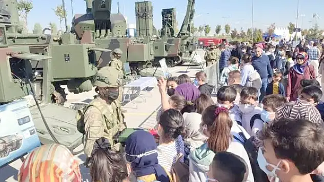 Yunaklı öğrenciler  Bilim Festivalini gezdi