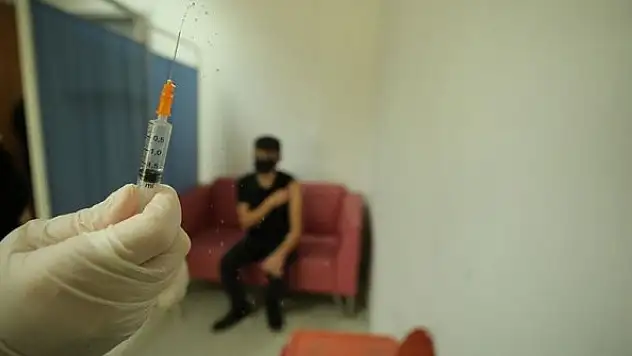 Türkiye, AB'nin yanı sıra 12 ülkeyle Kovid-19 aşı sertifikalarını karşılıklı tanıdı