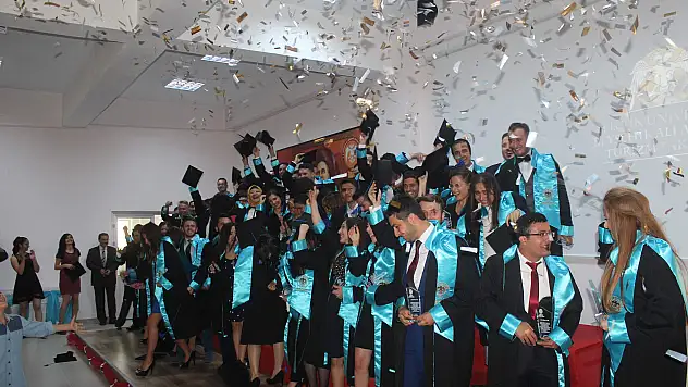 Beyşehir'de mezuniyet sevinci