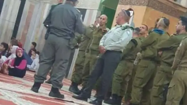 İsrail askerlerinden Harem-i İbrahim Camii'ne baskın