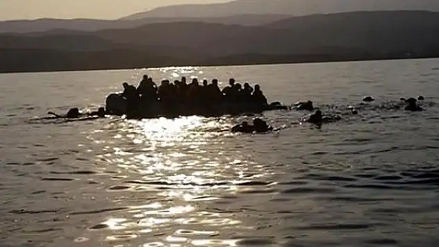 Tunus açıklarında 340 düzensiz göçmen kurtarıldı