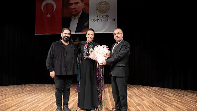 Nefes, Selçuk Üniversitesinde  tiyatroseverlerle buluştu