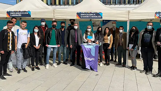 İŞKUR kampüste öğrencilerle buluştu