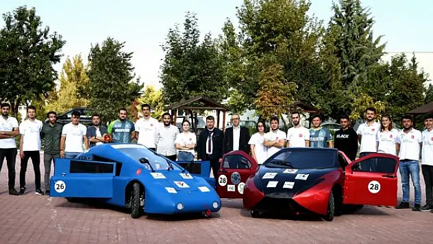 Konya'da üniversiteliler elektromobil ve hidromobil kategorisinde iki otomobil yaptı