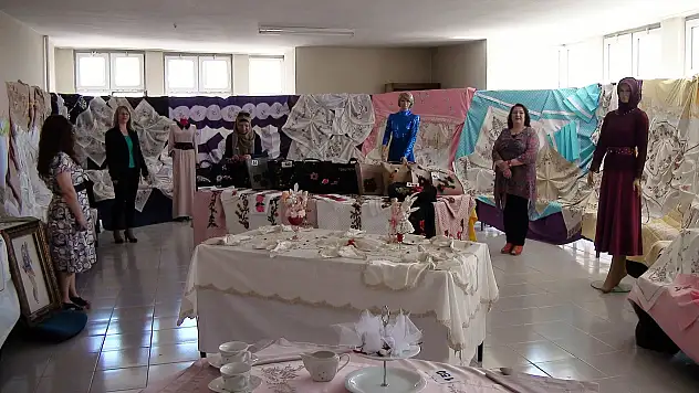 Akşehir Hem'den yıl sonu sergisi