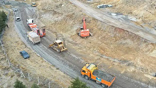Tatköy Yolu'nda sıcak asfalt çalışması başladı