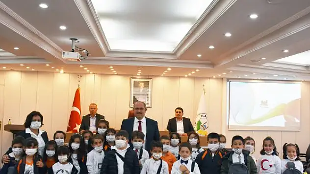 Başkan Yaka öğrencilerin sorularını yanıtladı