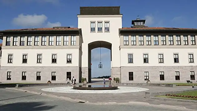 Koç Üniversitesi öğretim üyesi alıyor