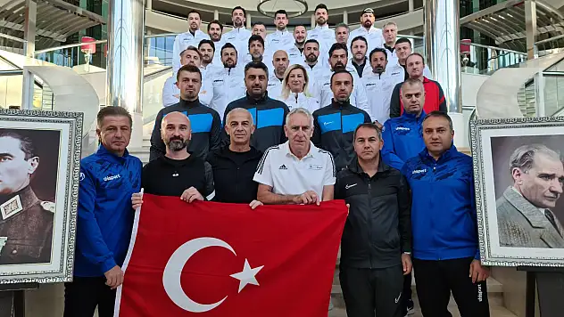 Konyaspor teknik direktörü İlhan Palut, Pro Lisans kursunda