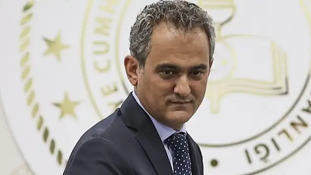 Milli Eğitim Bakanı Özer açıkladı: Ehliyet sınavlarında animasyonlu soru dönemi