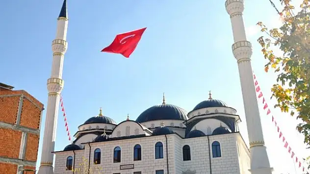 Plevne Camii ibadete açıldı