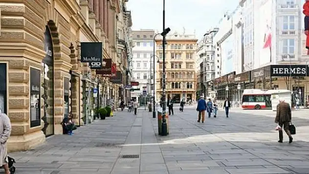 Avusturya'da aşı yaptırmayanlara yönelik yasaklar başladı