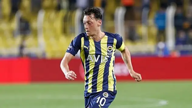 Fenerbahçe'de Mesut Özil ile yollar ayrıldı