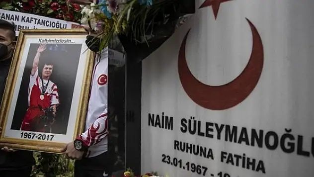 Naim Süleymanoğlu vefatının 4. yılında kabri başında anıldı