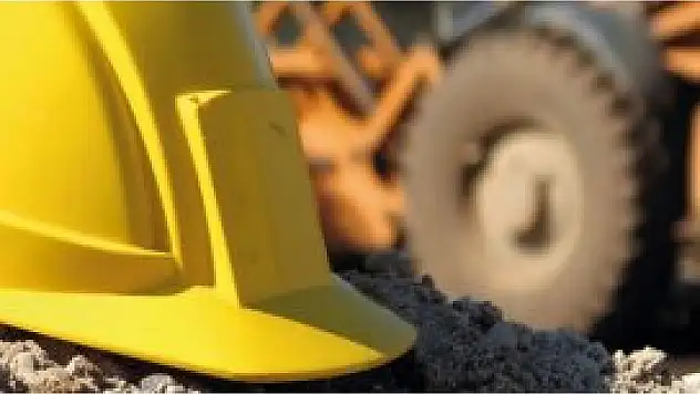 4. kattan düşen işçi öldü