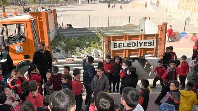 Karatay'da her öğretmene bir fidan