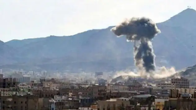 Arap koalisyon güçleri, Sana'daki Husi hedeflerine hava saldırısı düzenledi