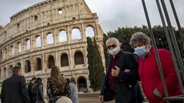 Dünya'da Omicron alarmı: Bir AB ülkesine daha sıçradı