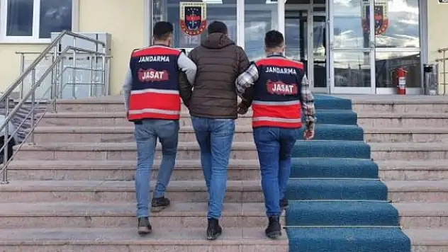 Emekli polisin tuvalette unuttuğu silahı çalan şüpheli yakalandı