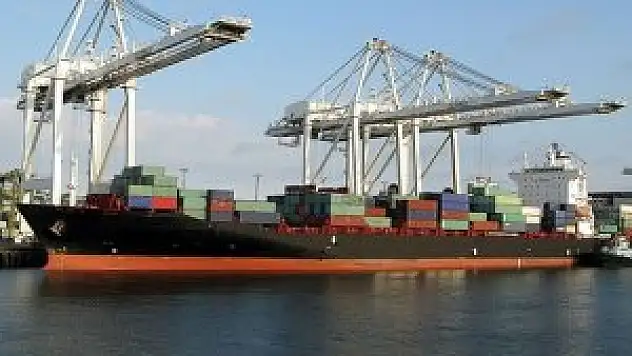 Dış ticaret açığı azaldı