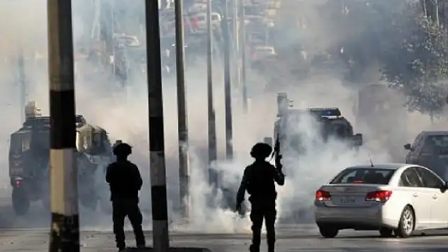 İsrail güçleri Batı Şeria'da 28 Filistinliyi yaraladı