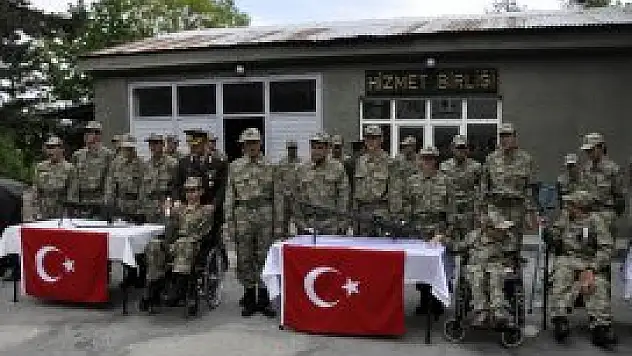 Bir günlüğüne asker oldular