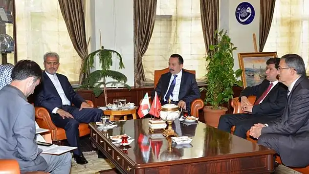 İran Büyükelçisi Bikdel'den Rektör Gökbel'e ziyaret