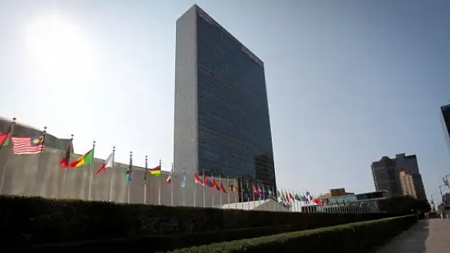 BM: Afganistan'da ülkeyi terk edenlerin sayısı artıyor