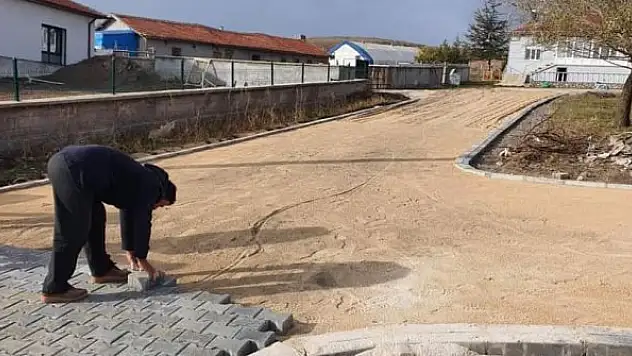 Cihanbeyli'de yollara  bakım yapılıyor