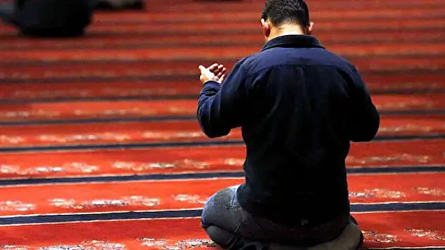 Cuma hutbesi: Mümin cana yakındır