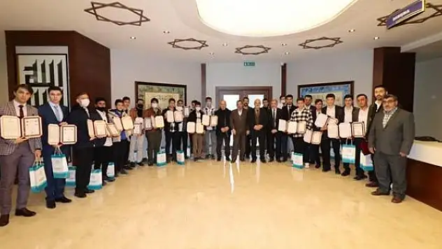 Karatay'da 41 hafız belge aldı