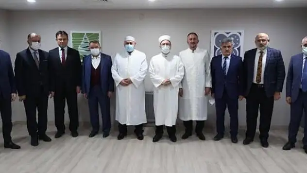 Diyanet İşleri Başkanı Erbaş, Gürcistan müftüleriyle bir araya geldi