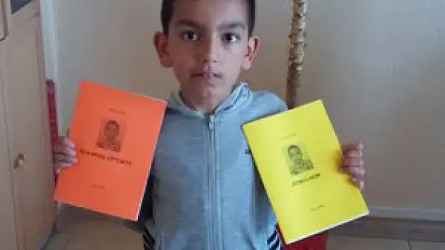 8 Yaşında 2 kitap yazdı