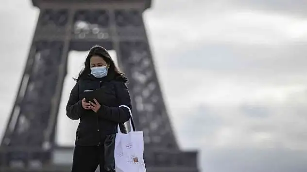 Fransa'da Covid-19 önlemleri sıkılaştırıldı