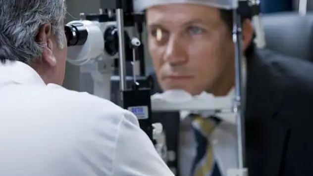 Göz tansiyonunu yenebilecek gözlükler üretildi