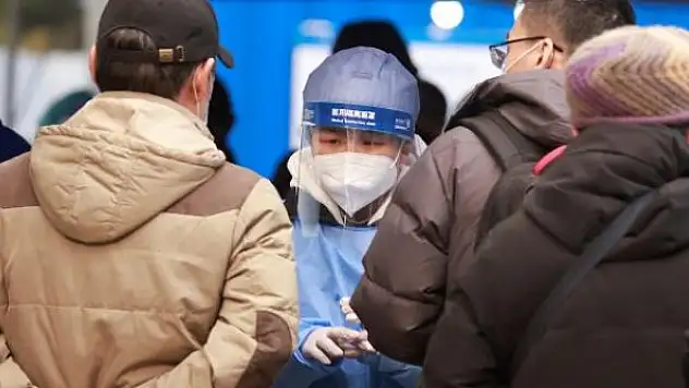 Çin'de yurt içi kaynaklı 166 COVID-19 vakası görüldü