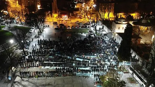 Vatandaşlar yılın ilk sabah namazında Ayasofya Cami'ne akın etti