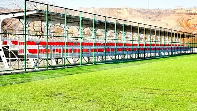 Elazığ'da ilçe sahaları yenileniyor
