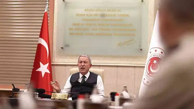 Bakan Akar, Kuvvet Komutanları ile videolu toplantı gerçekleştirdi