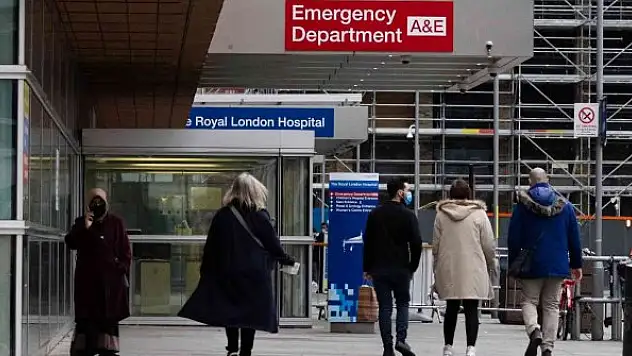 İngiltere'de son 24 saatte 157 bin 758 vaka