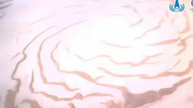 Çin, Mars'ın yeni fotoğraflarını paylaştı