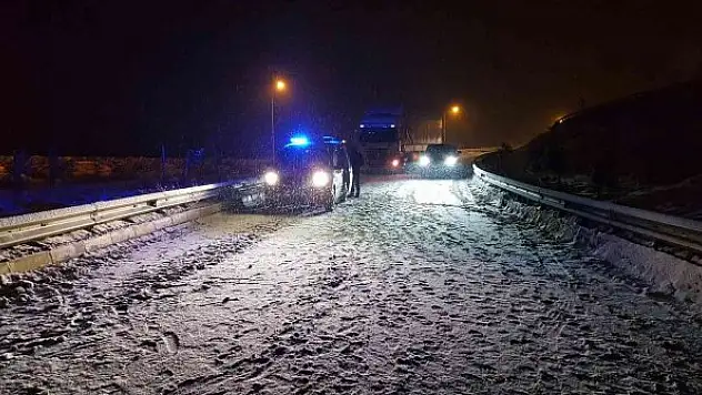 Kar, tipi ve buzlanma ulaşımda aksamalara neden oldu