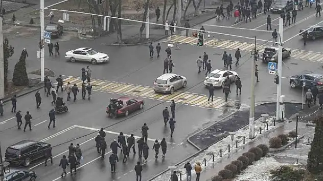 Kazakistan'da OHAL ilan edildi