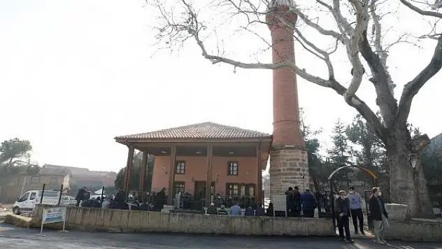 Tarihî cami yeniden ibadete açıldı