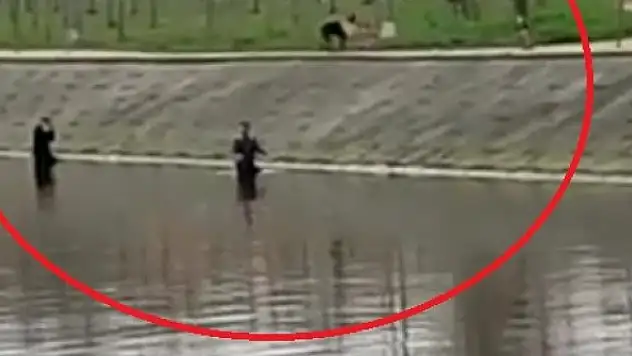 Yağmurdan kaçarken doluya tutuldular!