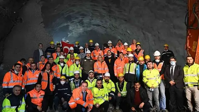 Bakan Karaismailoğlu: 'Demirkapı Tüneli'nde ışık göründü'