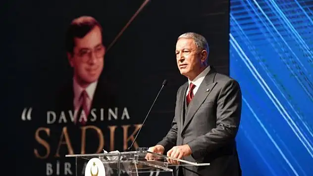 Bakan Akar: 'Yunanistan, kuzu postuna bürünerek mağdur imajı vermeye çalışmakta'