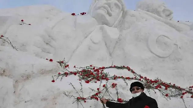 Sarıkamış şehitleri anısına yapılan kardan heykeller törenle açıldı